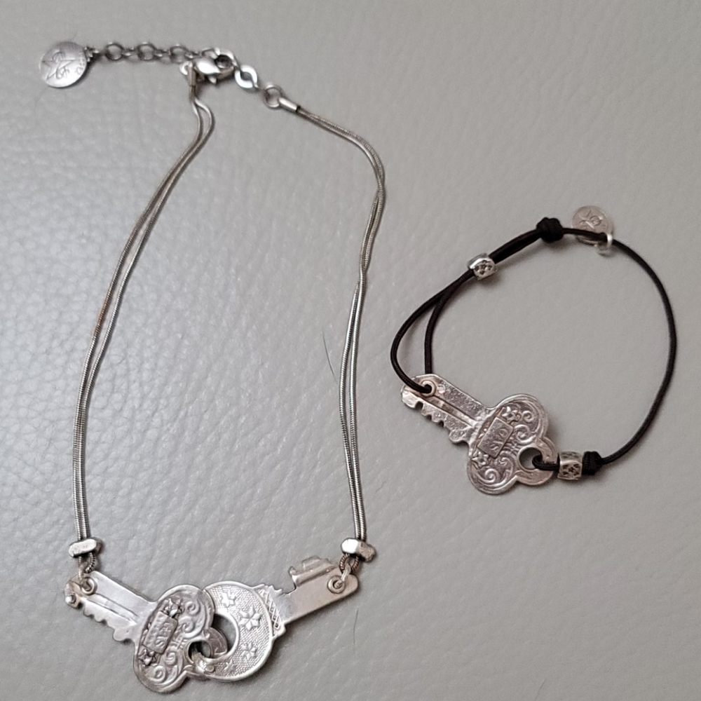 Bundle Gas Bijoux String Key Bracelet And Necklace - image 1